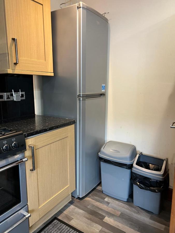 4 Bed Bungalow Near Airport Единбург Екстериор снимка